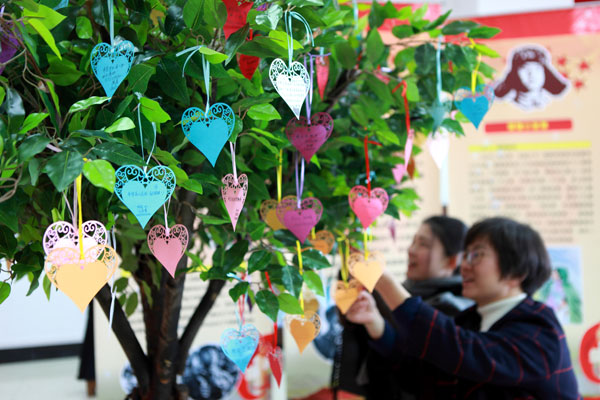 1488502235394386.jpg 杭州日报:32名党员教师认领7.jpg